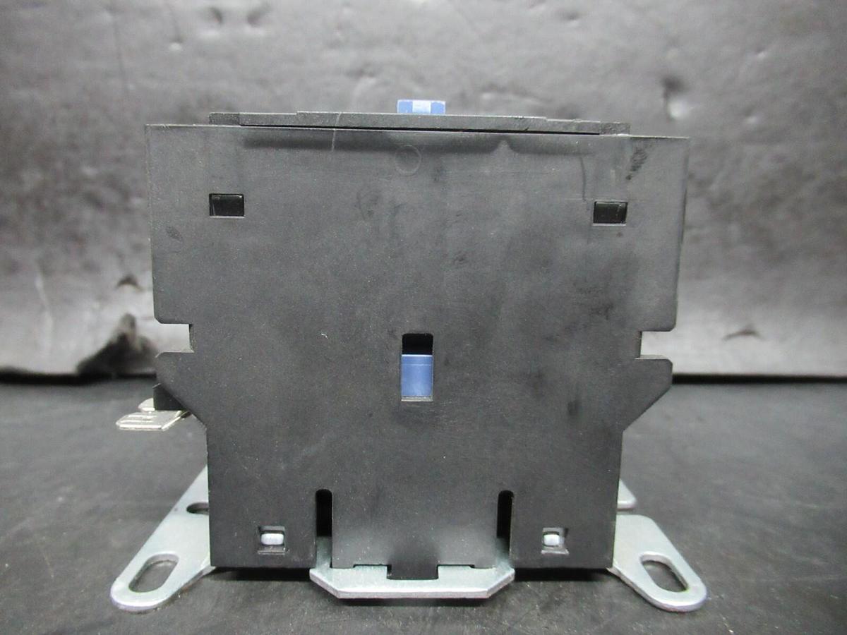 Used HOMER CONTACTOR XMC0-403-FBBC00F012 HN53CD115 600 VAC 40 AMP COIL: 110/120 VOLT