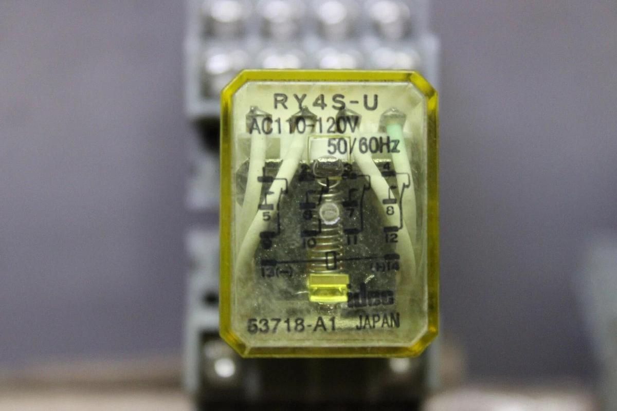 Used LOT OF 2 IDEC RELAY RY4S-U 120/240 VAC 50/60 HZ 5 AMP *WARRANTY INCLUDED*