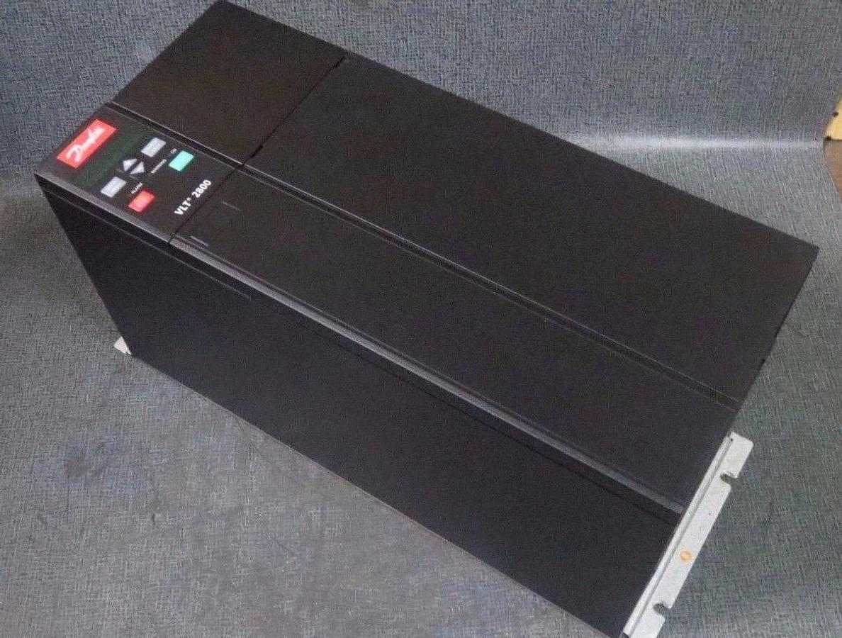 Used DANFOSS VARIABLE SPEED DRIVE VLT 2800 380-480V 15 HP 18.3 KVA  MODEL: 195N1109