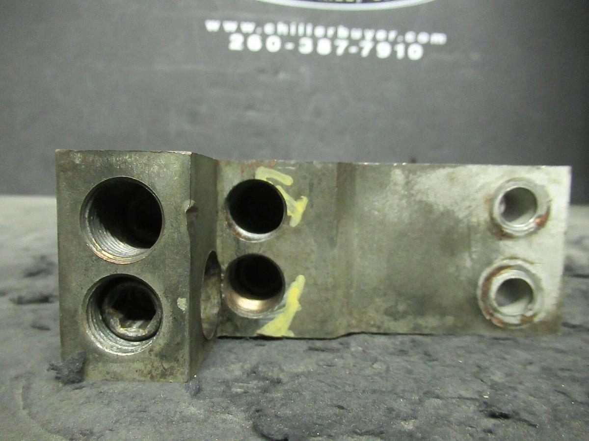 Used ILSCO D2789 4 BARREL MECHANICAL CONNECTOR TERMINAL LUG 400MCM - 3/0 CU WIRE