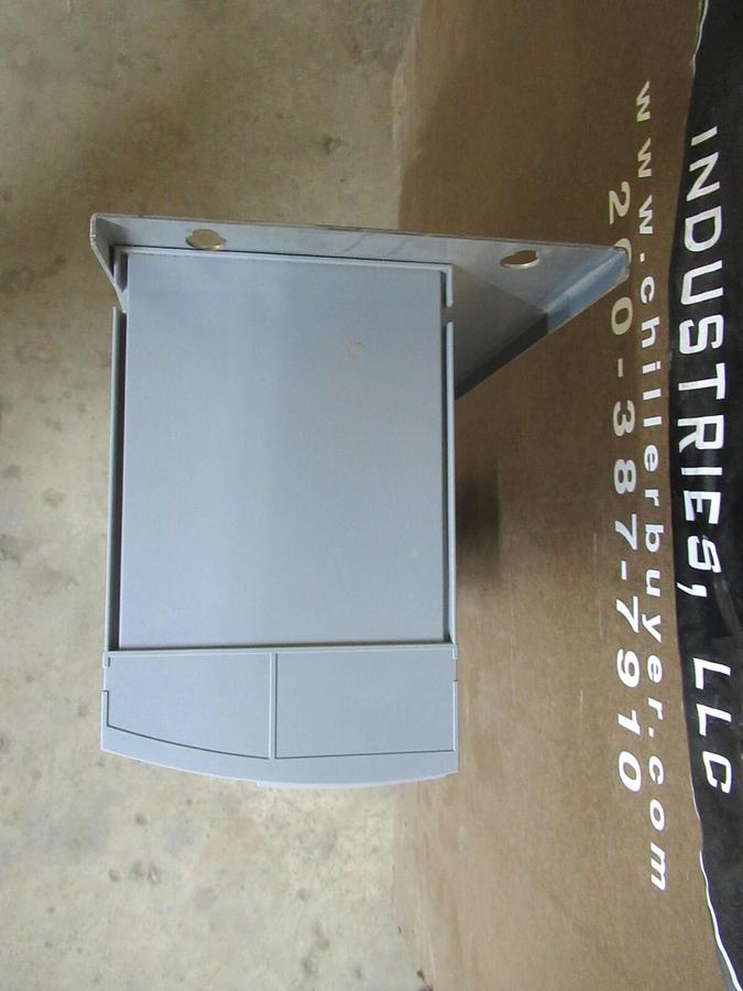 Used DANFOSS VERTICAL VFD 174L1110 VLT HVAC DRIVE 200 VAC @ 16.7 AMP 5 HP 3-PHASE