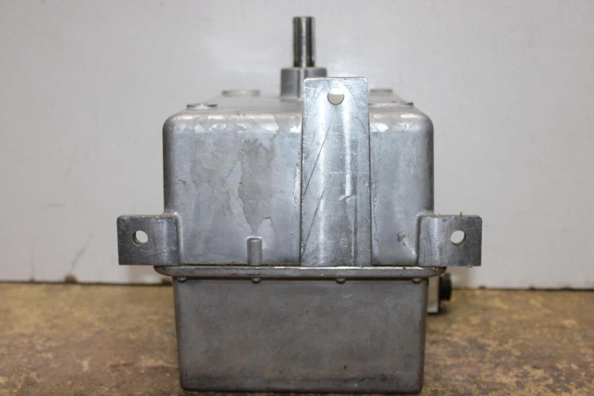 Used YORK ACTUATOR 025-29657-001 0.95 AMP 120 VOLT 50/60 HZ 50 WATT