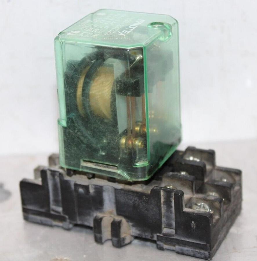 Used MIDTEX RELAY 157-23T2P2 600 VAC 10 AMP COIL: 120 VAC