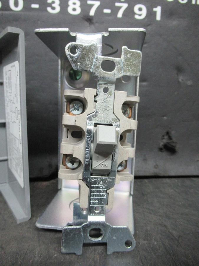 NEW SURPLUS SQUARE D FHP MANUAL MOTOR STARTER 2510NG1 ENCLOSURE TYPE 1 10 HP 30A