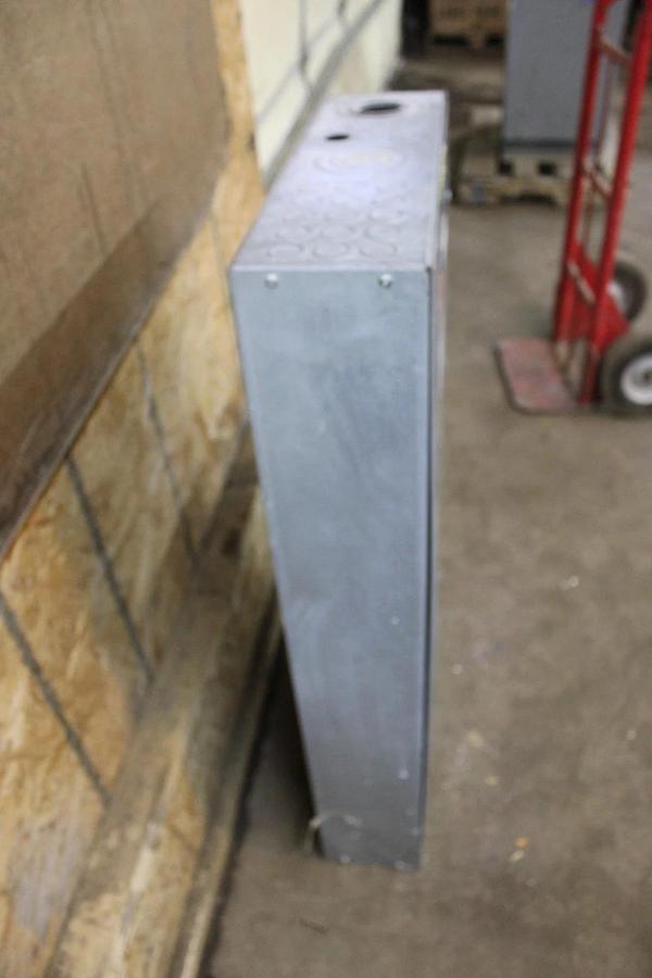 Used SQUARE D TYPE 1 NF MAIN SERVICE PANEL 12106793820100001 125 AMP 30-SLOT 240V