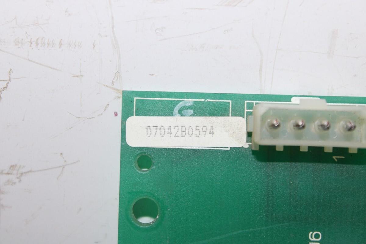 Used YORK 5-SLOT CHASIS BASE BOARD 031-00809C000 REV. B **WARRANTY INCLUDED**