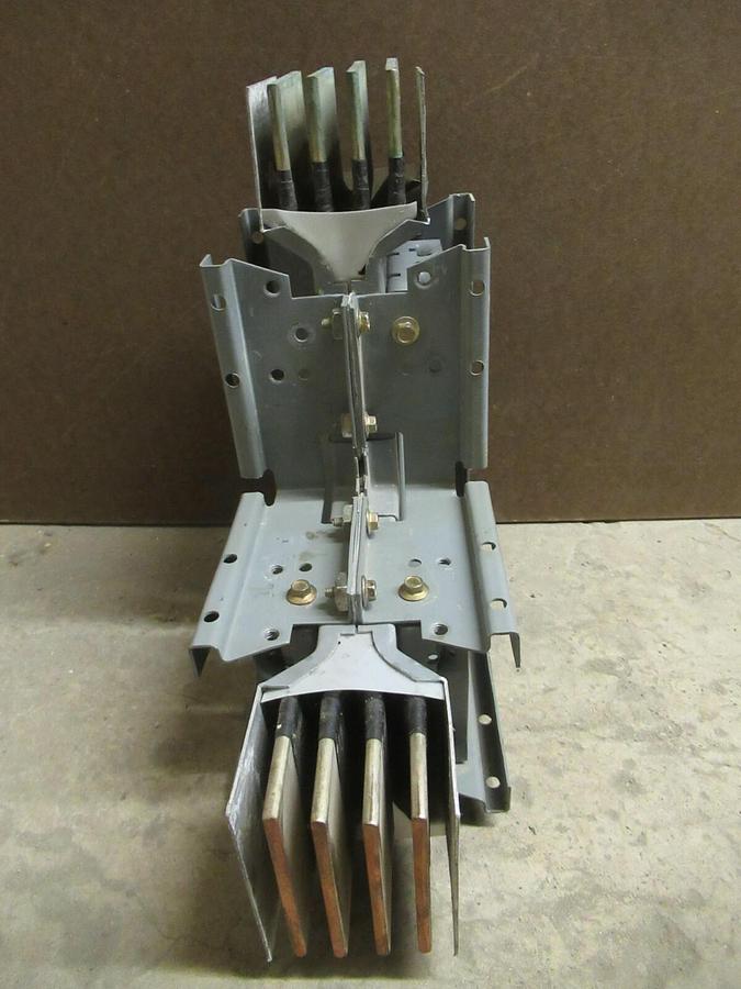 Used 1200 AMP SQUARE D CF2512GLFM12 3 PH 4 W 600 V BUSWAY ELBOW CORNER COPPER I-LINE