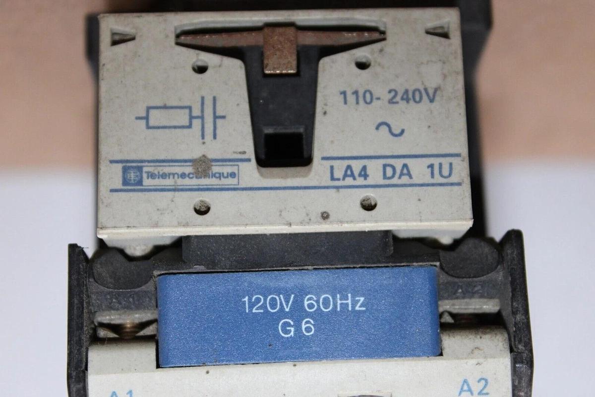 Used TELEMECANIQUE CONTACTOR LC2D3211 LC1D3210 50 AMP 600 VAC 3-POLE COIL: 120V