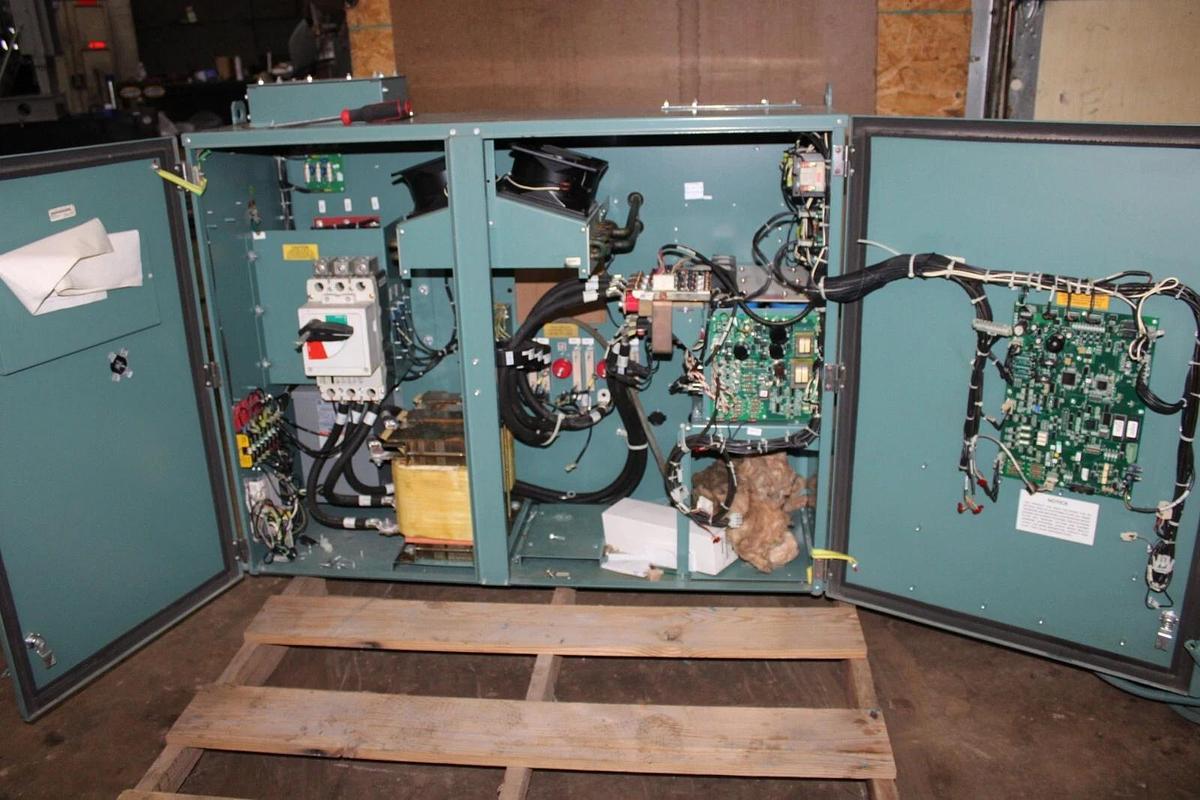 Used YORK CHILLER OPTISPEED VSD VSD351-K-46 W/ 371-04118-111 CONTROL PANEL