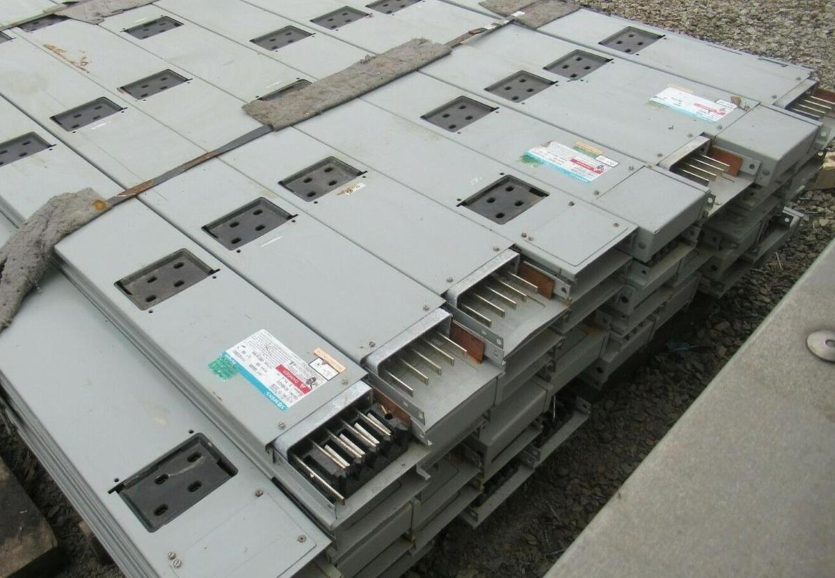 Used SIEMENS PLUG-IN XJ-L BUSWAY 100 A 277/480 VAC 3 PH 4 W NEUTRAL GROUND XC1004GIG