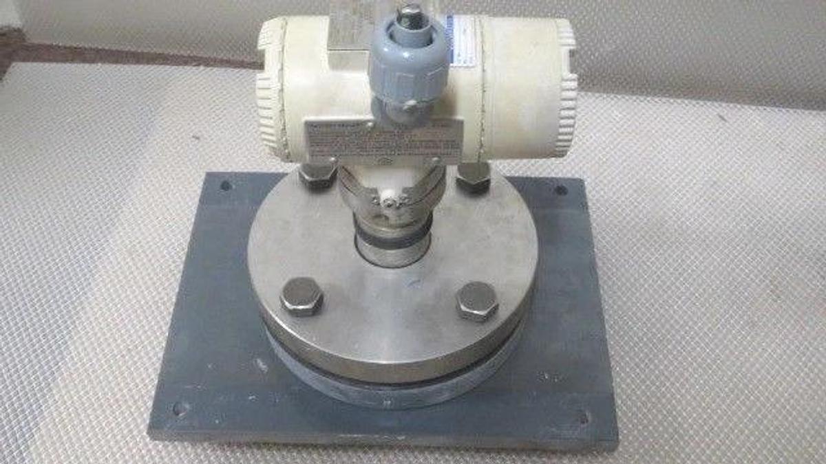 Used ABB HART PRESSURE TRANSMITTER W/ TRANSDUCER 2600T SERIES 264HCHRBEFYSA1