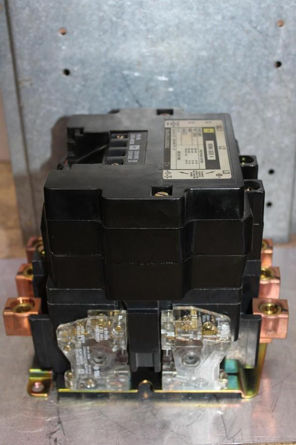 Used SQUARE D CONTACTOR 8502SF02 NEMA SIZE 4 600 VAC 100 HP COIL: 120 VOLT
