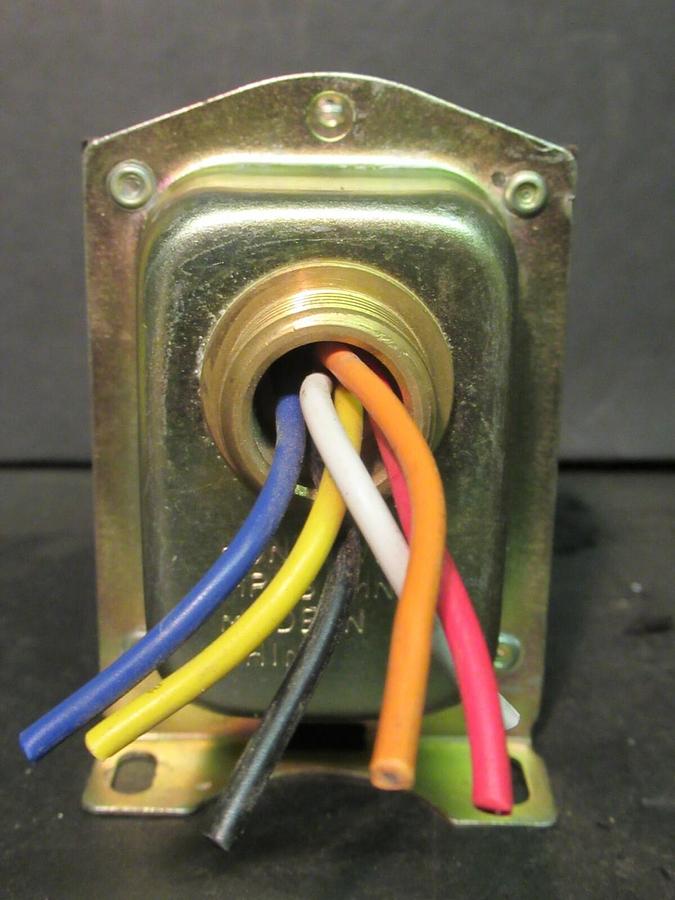 Used 0.050 (50 VA) HONEYWELL CONTROL TRANSFORMER 120 208 240 VAC TO 24 V AT150F 1022