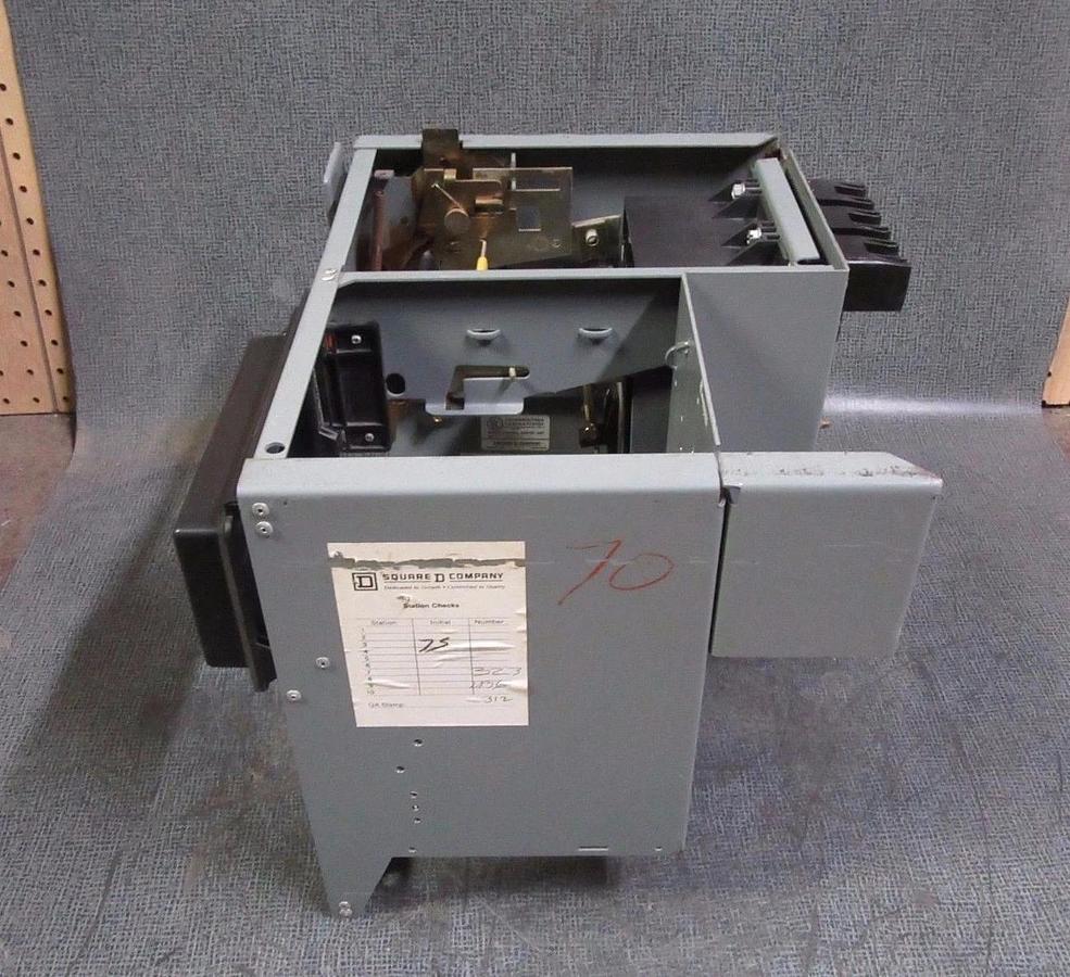 Used SQUARE D MODEL 5 MCC 12" FEEDER BUCKET WITH 3 AMP 600V FHP3600311M BREAKER