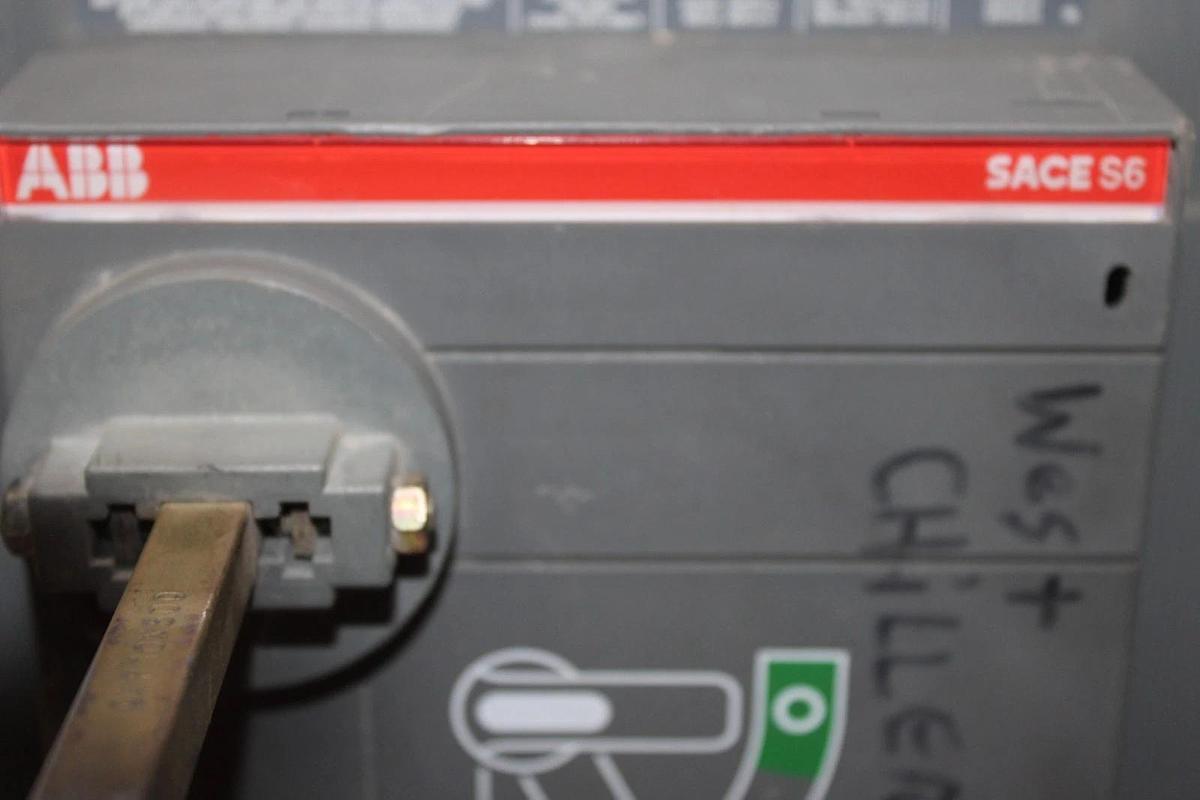 Used ABB MOLDED CASE SWITCH SACE S6 S6H-D 800 AMP 600 VAC 600 VDC 3-POLE S6H