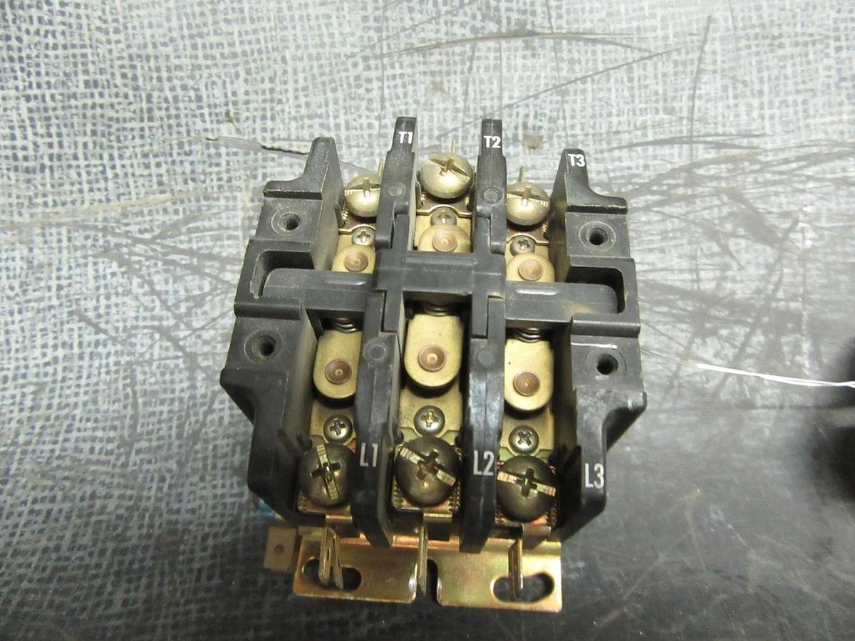 Used FURNAS DEFINITE PURPOSE CONTROLLER 42BE35AF206GS SERIES A 600V 30A COIL: 120V