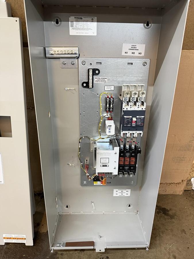 Used GENERAC AUTOMATIC TRANSFER SWITCH RTSW100G3 120/208V 100 AMP 60 HZ **WARRANTY**