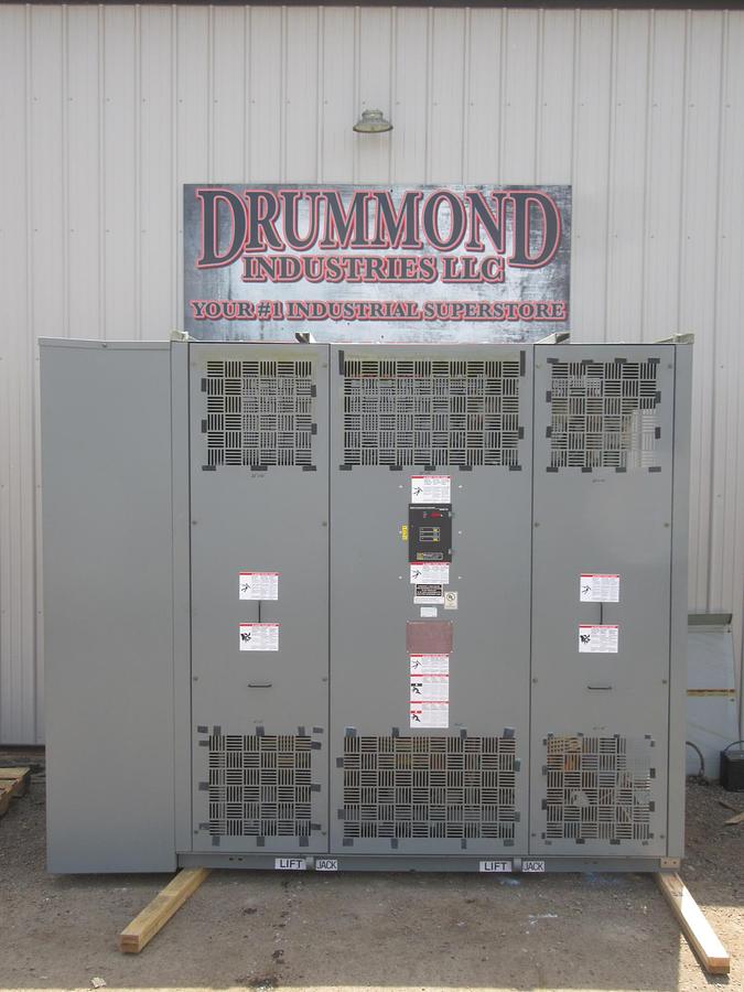 Used 2500 / 3333 KVA SQUARE D TRANSFORMER SUBSTATION INSULATED HV 12470 LV 480