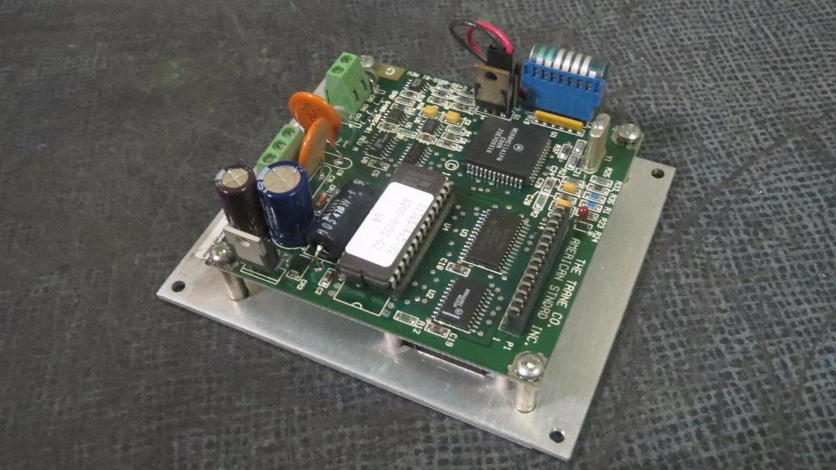 Used (1) TRANE COMM LINK CHILLER DISPLAY INTERFACE 24 VAC X13650483-02 HMI