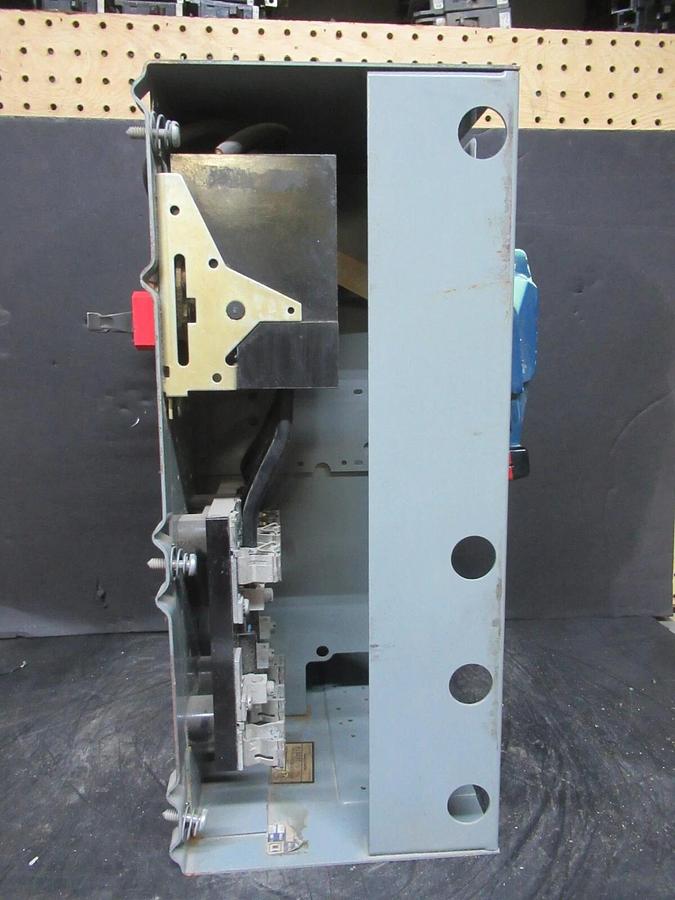 Used SQUARE D MCC MOTOR CONTROL DUAL FEEDER 17" MODEL 4 NO FUSES WITH DISCONNECTS
