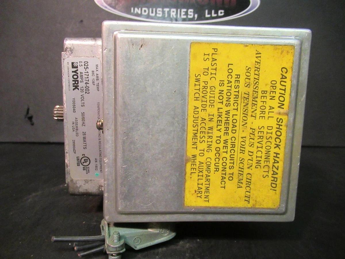 Used YORK / JOHNSON CONTROLS 025-17174-002 MOD MOTOR ACTUATOR 120 VAC 28 WATTS 0.5 A