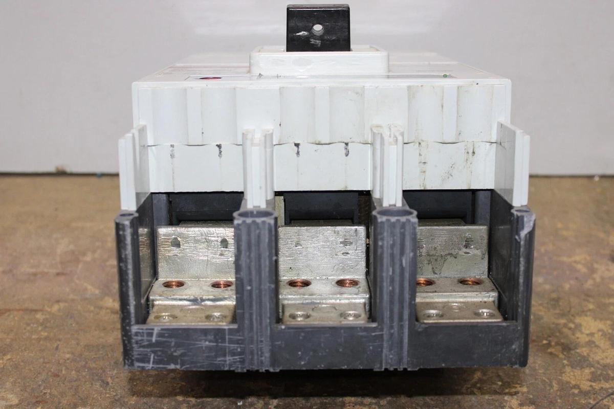 Used CUTLER HAMMER CIRCUIT BREAKER ND312T33W 1200 AMP FRAME 900 AMP TRIP 600 VAC
