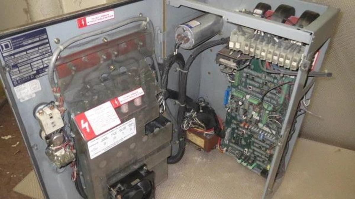 Used SQUARE D OMEGAPAK ADJUSTABLE VFD E07H10P16B16 5AF04F 460V 9.7A 3-PHASE 5HP