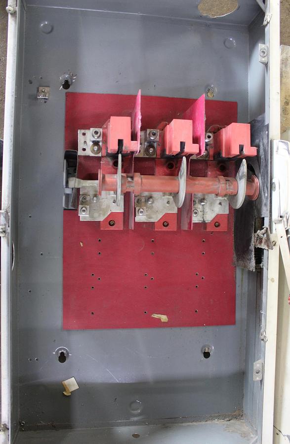 Used SQUARE D HEAVY DUTY DISCONNECT SWITCH HU364 200 AMP 600 VAC TYPE 1