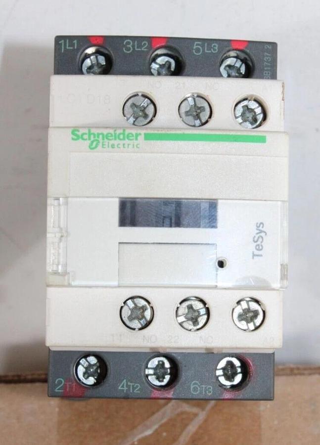 Used SCHNEIDER CONTACTOR LC1D18 32 AMP 600 VAC 3-POLE COIL: 110V **LOT OF 2**