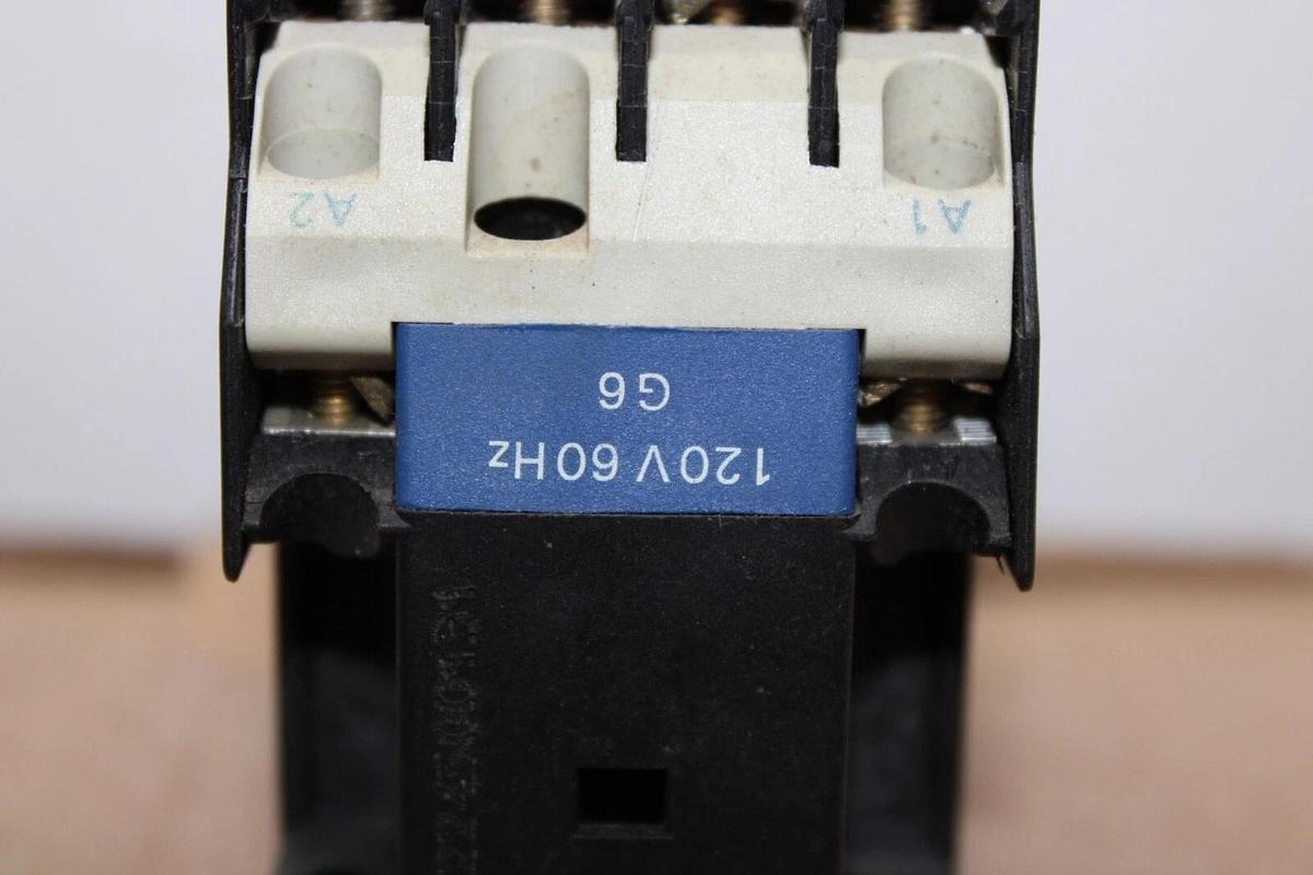Used TELEMECANIQUE CONTACTOR CA2-DN31 600 VAC 10 AMP COIL: 120V **WARRANTY**