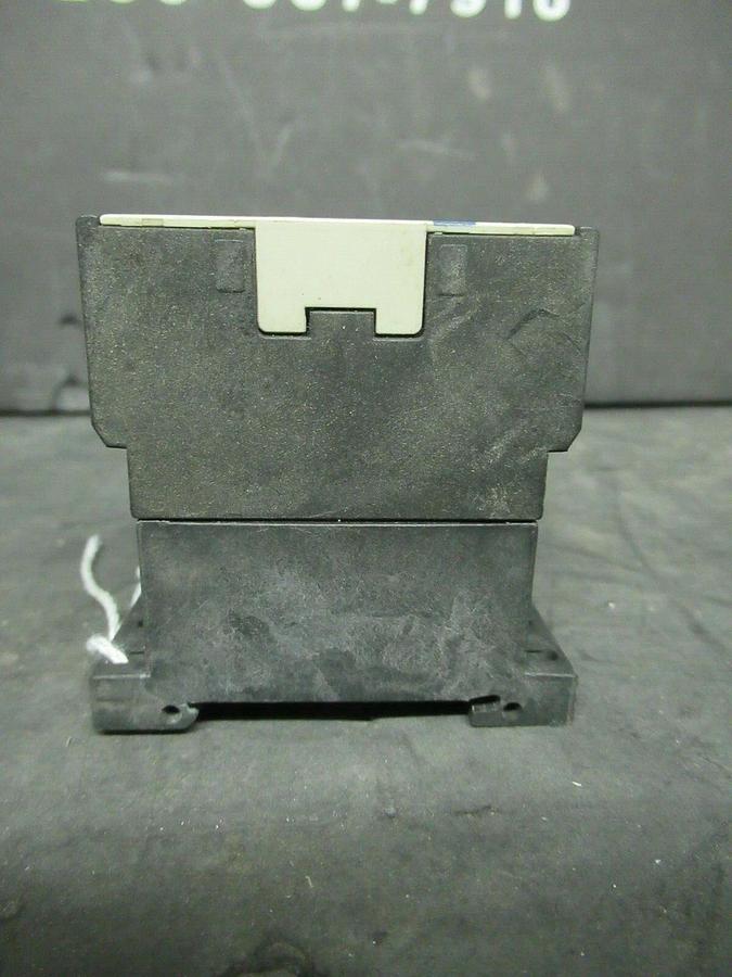 Used TELEMECANIQUE CONTACTOR LC1K0610B7 600 VAC 15 AMP 3 HP COIL: 120 VAC
