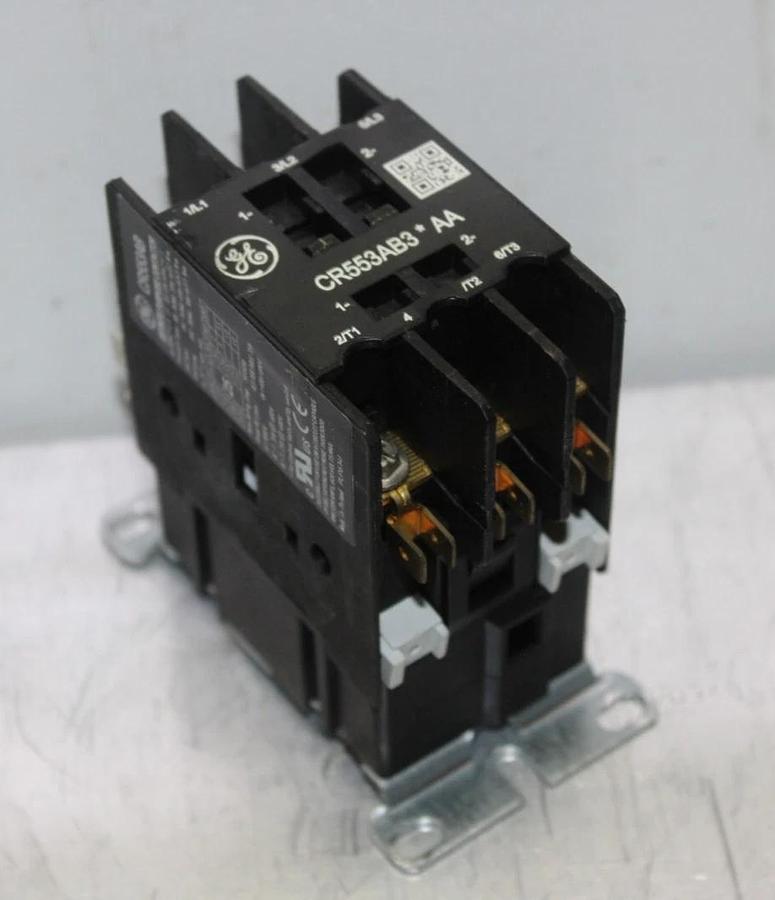 Used GENERAL ELECTRIC CONTACTOR CR553AB3*AA 25 AMP 600 VAC 3-POLE COIL: 110/120V