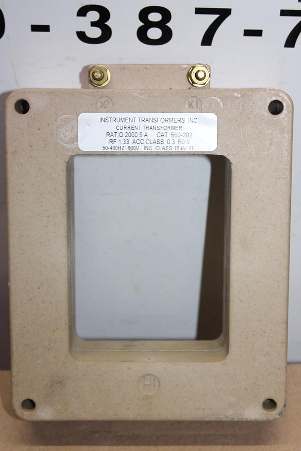 Used INSTRUMENT TRANSFORMERS CURRENT TRANSFORMER 560-202 2000:5A 50-400HZ