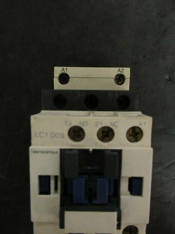 Used SCHNEIDER CONTACTOR LC1D09  25 AMP 600 VAC 7.5 HP **WARRANTY INCLUDED!**