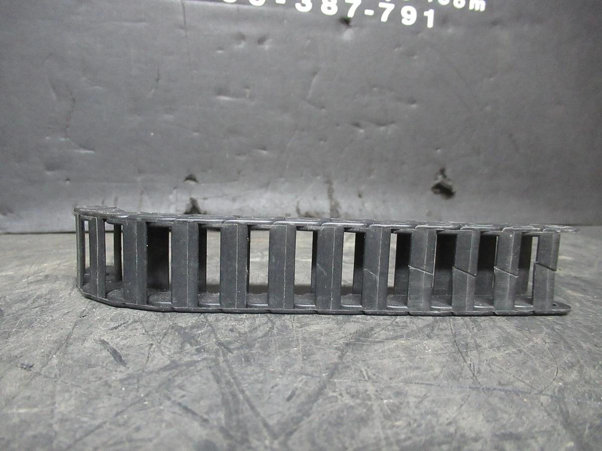 Used IGUS 2.1 045.20.038 CUT LINKS 7" LENGTH X 1" WIDTH X 1/2" TALL ADJUSTABLE TRACK