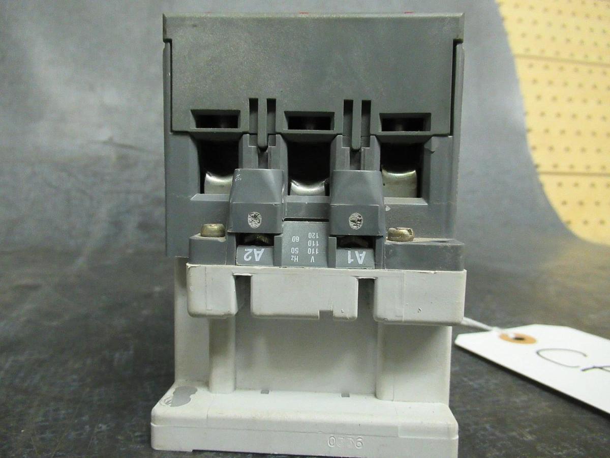 Used YORK CONTACTOR 024-31106-000 600V 75HP 125A COIL: 110/120V **WARRANTY INCLUDED**