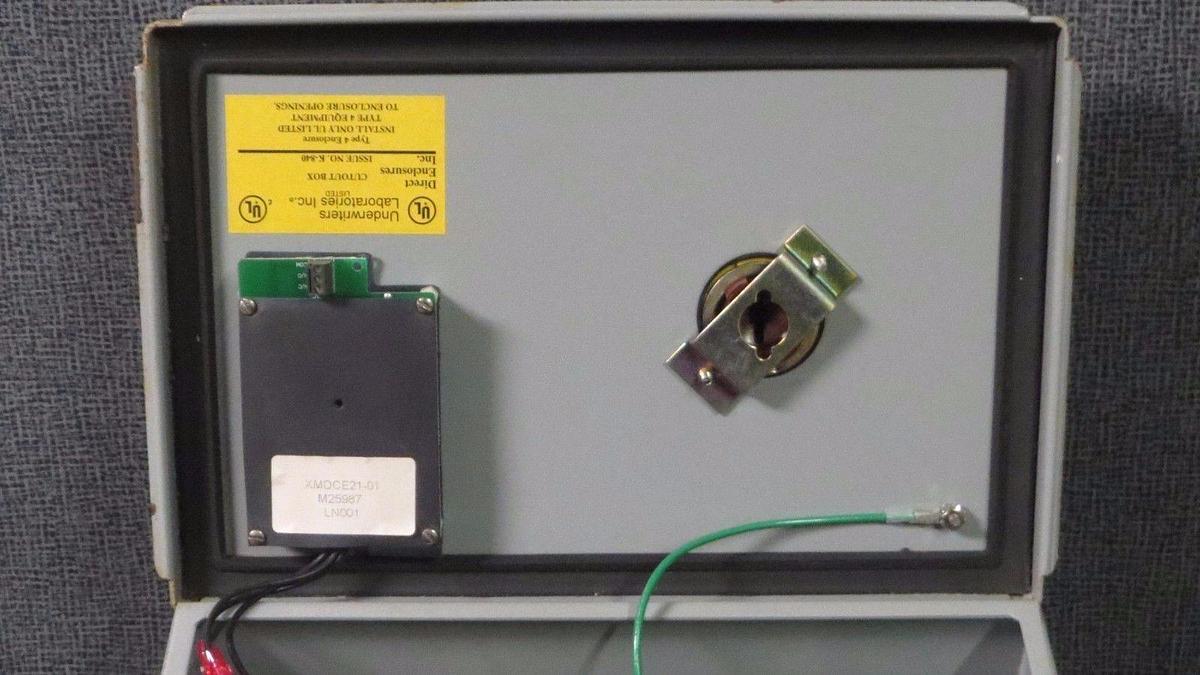 Used INNOVATIVE TECHNOLOGIES INC - LSPE SURGE PROTECTOR 120/240V # LSPE-3D 120/240CD
