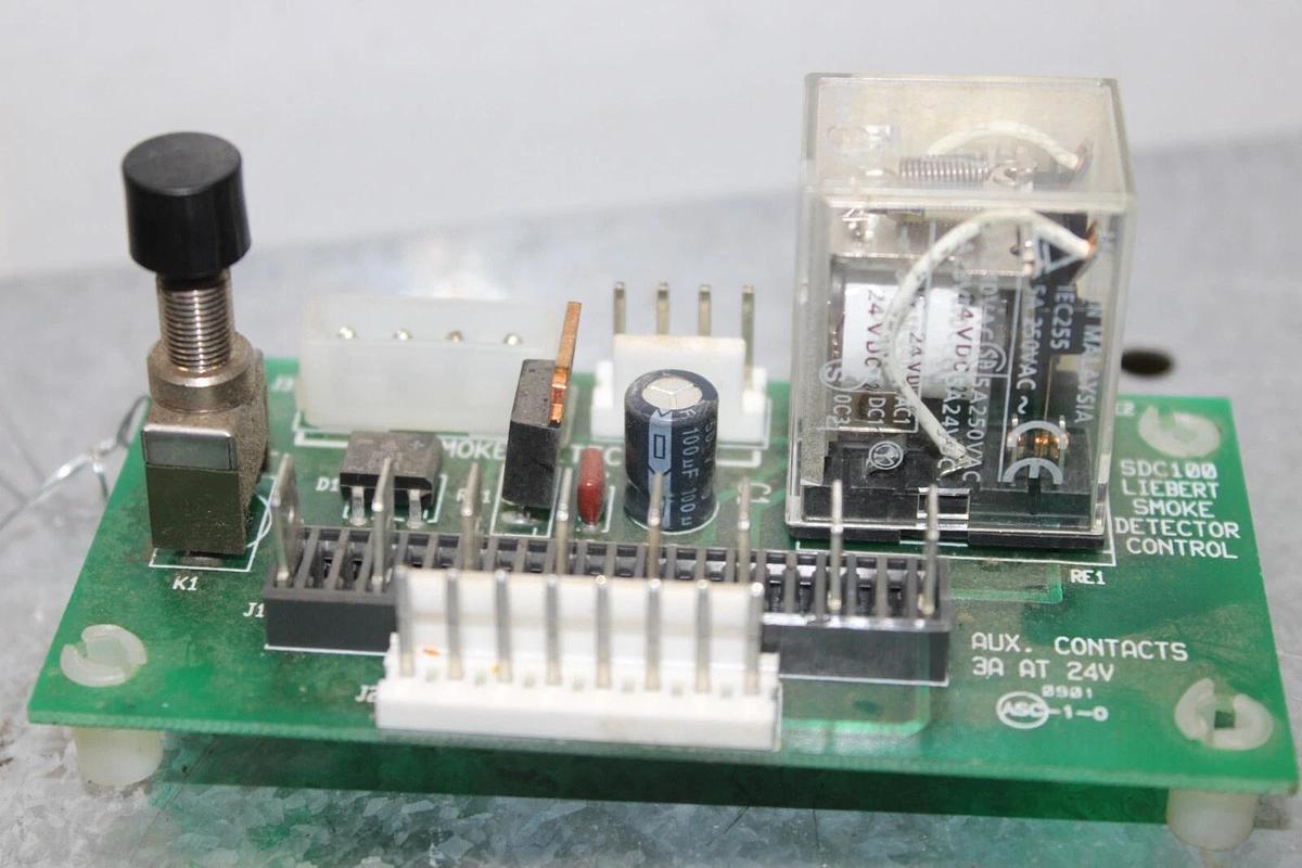 Used LIEBERT SMOKE DTECTOR CONTROL CIRCUIT BOARD SDC100 3 AMP 24 VOLT