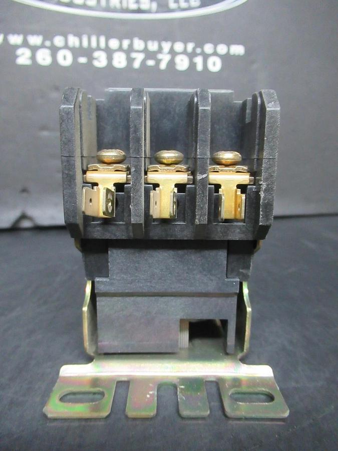 *NIB* CUTLER-HAMMER CONTACTOR C25ND330A 3-POLE 30 FLA 15 HP 600 VAC 120 VAC COIL