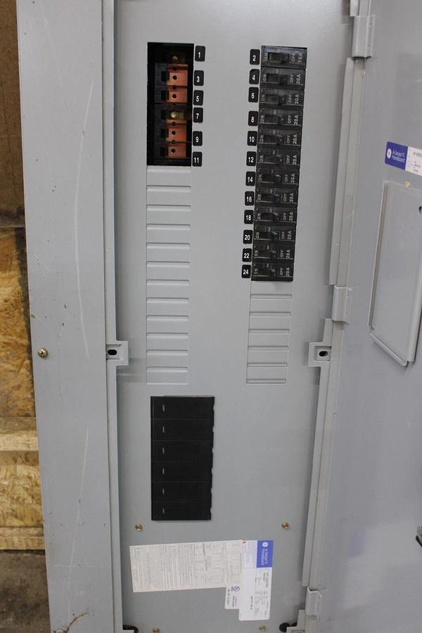 Used GENERAL ELECTRIC SERVICE PANELBOARD AB49B 225 AMP 208Y/120V 3-PHASE NEMA 1