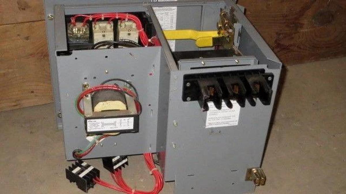 Used SQUARE D 12" MCC BUCKET 7 AMP FHP BREAKER 480 VAC WITH NEMA SIZE 1 STARTER