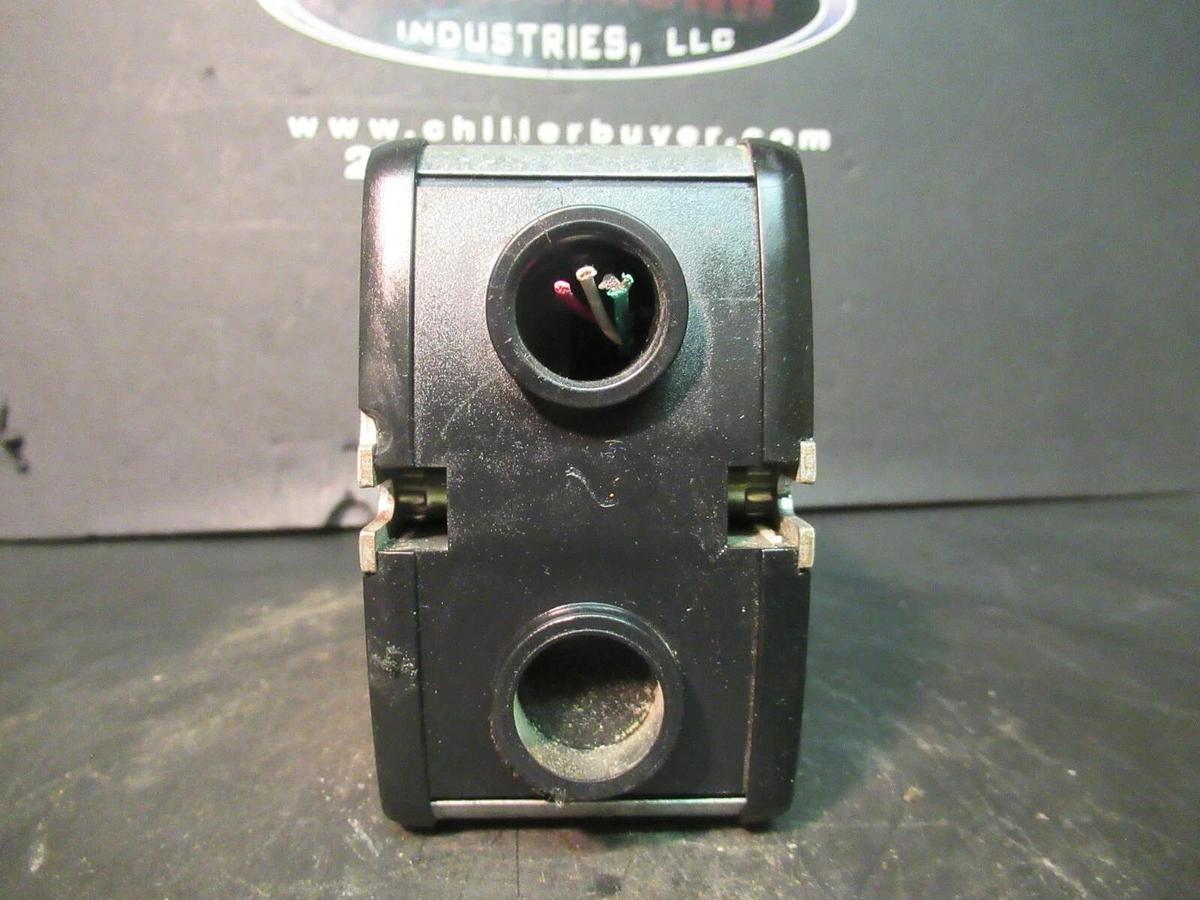 Used BELIMO SPRING RETURN ACTUATOR LF24-3 US 24 VAC/DC 5 VA 2.5 W 150S 20S 35 IN-LB