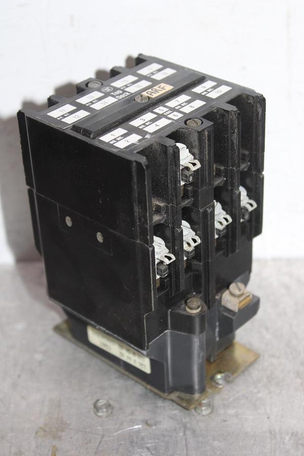 Used WESTINGHOUSE INDUSTRIAL CONTROL RELAY ARB4A 10 AMP 600 VAC