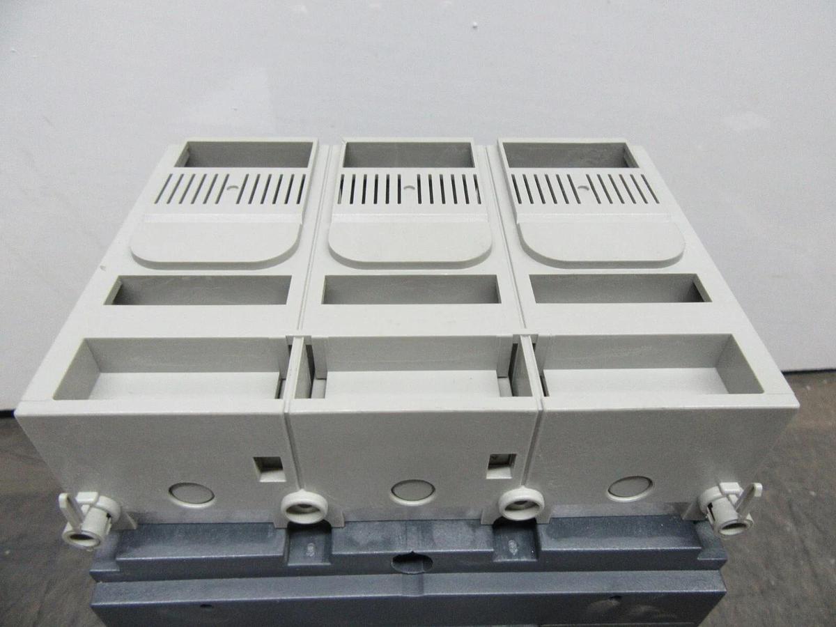 Used MERLIN GERIN COMPACT CIRCUIT BREAKER NSJ400L 160/400 AMP 600 VOLT 3-POLE 3-PHASE