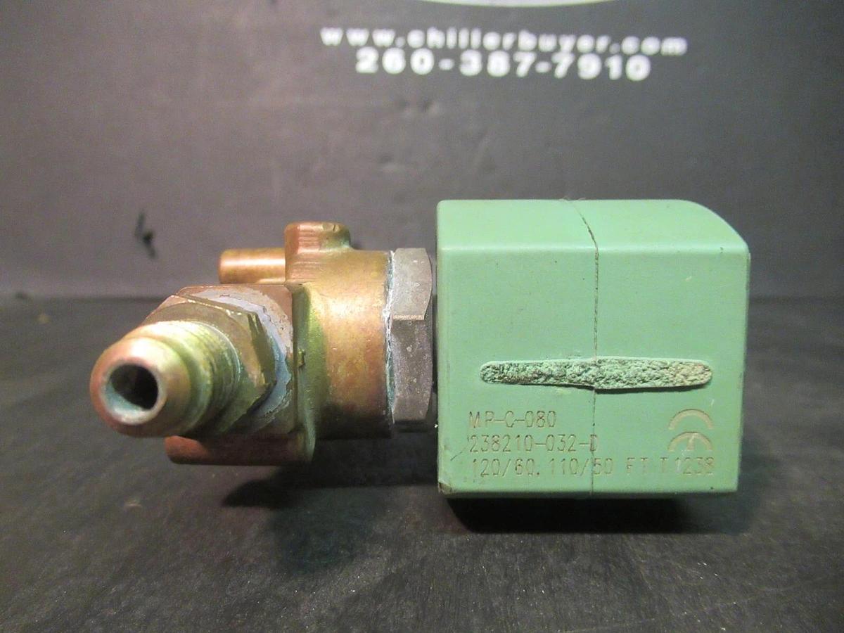 Used ASCO RED HAT SOLENOID VALVE 8262H013T 323581-T WATER: 41 PSI OIL: 30 PSI