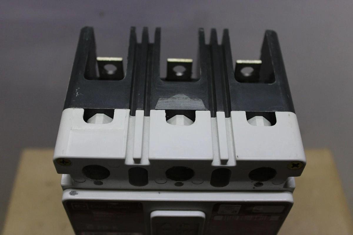 Used CUTLER HAMMER MOLDED CASE SWITCH FD3225K 225 AMP 600 VAC 3-POLE FD-K