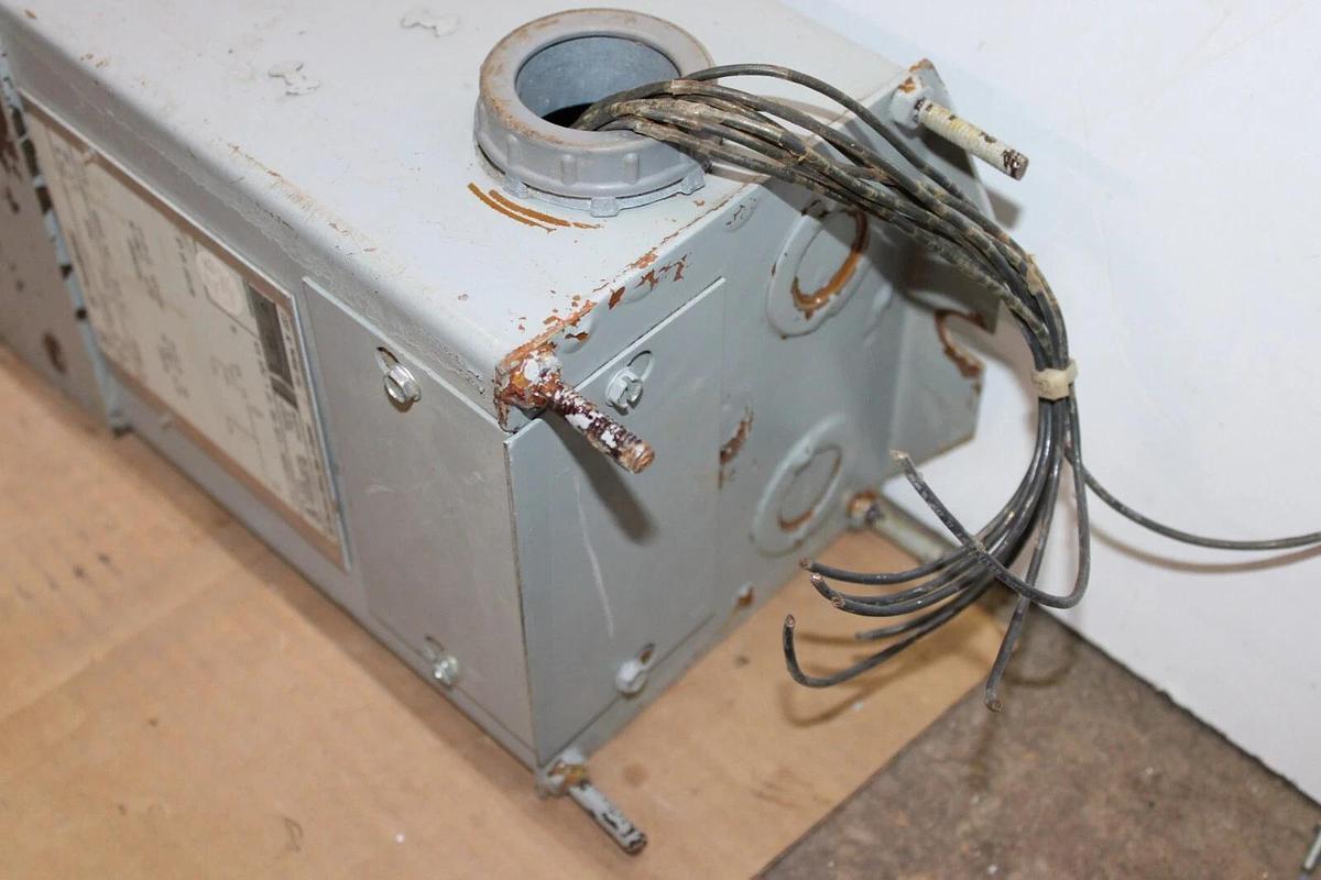 Used 3 KVA GENERAL ELECTRIC TRANSFORMER 9T21A4001 3-PHASE PRI: 480V SEC: 208Y/120V