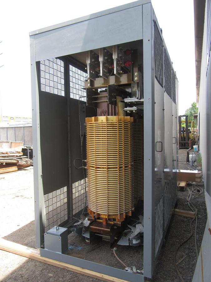 Used 2500 / 3333 KVA SQUARE D TRANSFORMER SUBSTATION INSULATED HV 12470 LV 480
