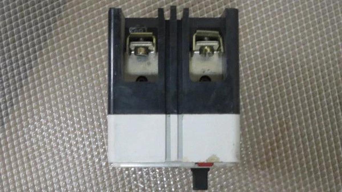 Used CUTLER HAMMER WESTINGHOUSE EHD 14K BREAKER 15 AMP 480 VAC 2 POLE MODEL EHD2015