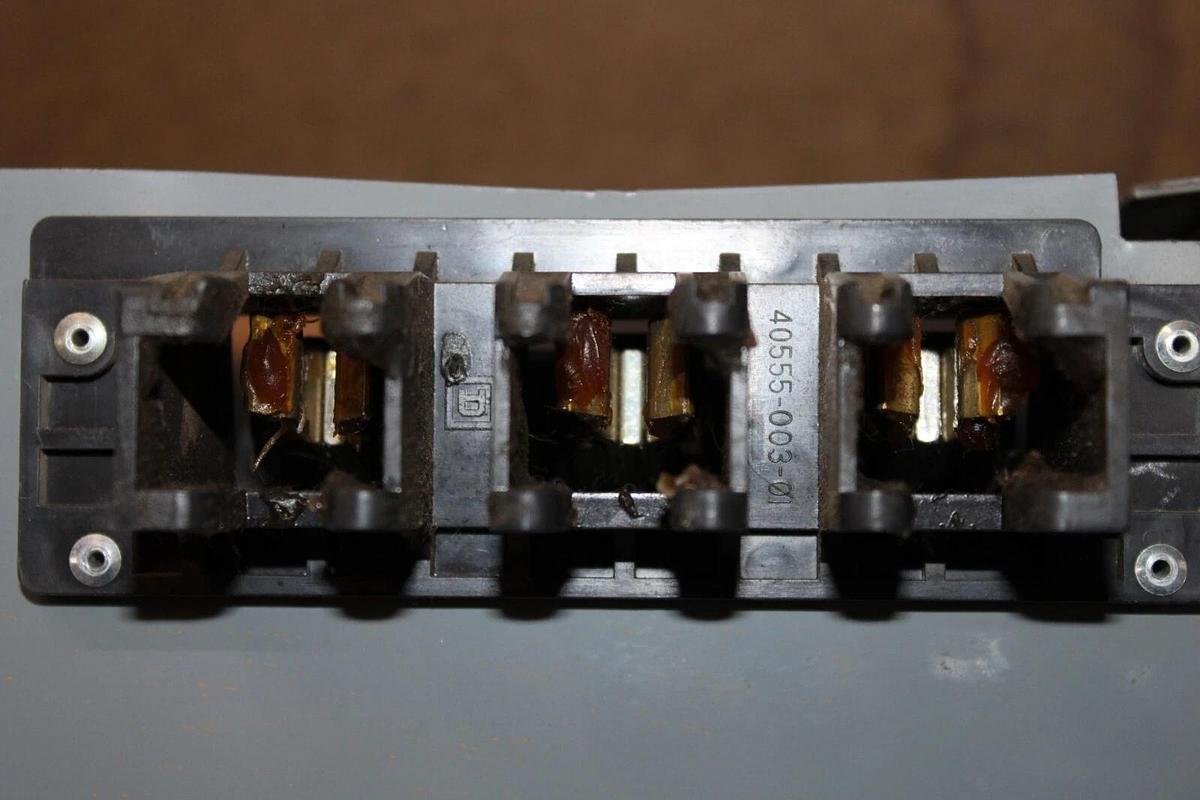 Used SQUARE D MCC STARTER BUCKET MODEL 5 45" SIZE 3 10301735-005.001 *NO DOOR*